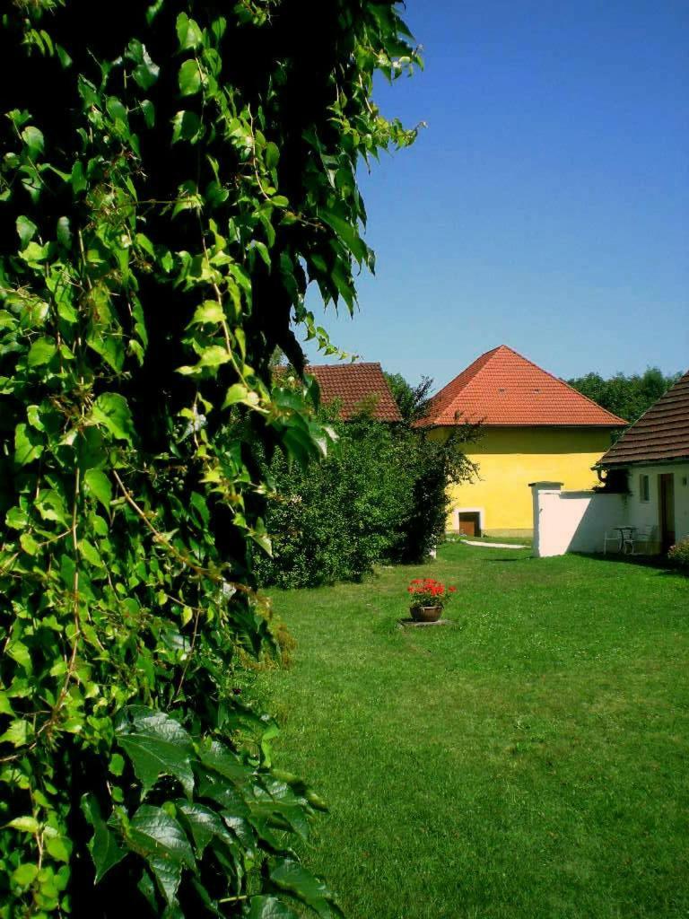 Skorianzhof Hotel Eberndorf Ngoại thất bức ảnh